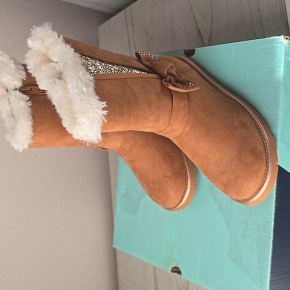 Magellan faux suede upper boots! - Picture 2 of 6